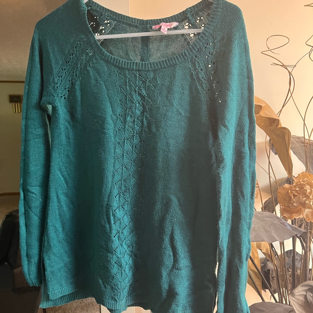 GREEN LONG SLEEVE SWEATER SIZE SMALL OBO